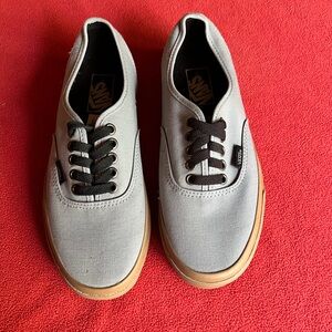 NWOB men’s VANS size 7 / women’s size 8 1/2